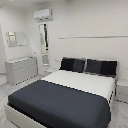 Sagegreən Flat Genua